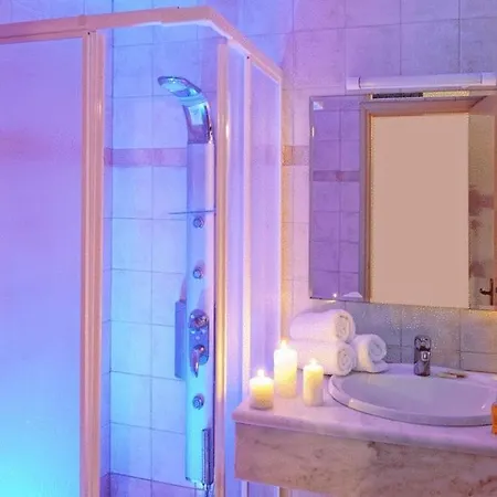 מלון דירות Aegean Sky Hotel-suites מאליה